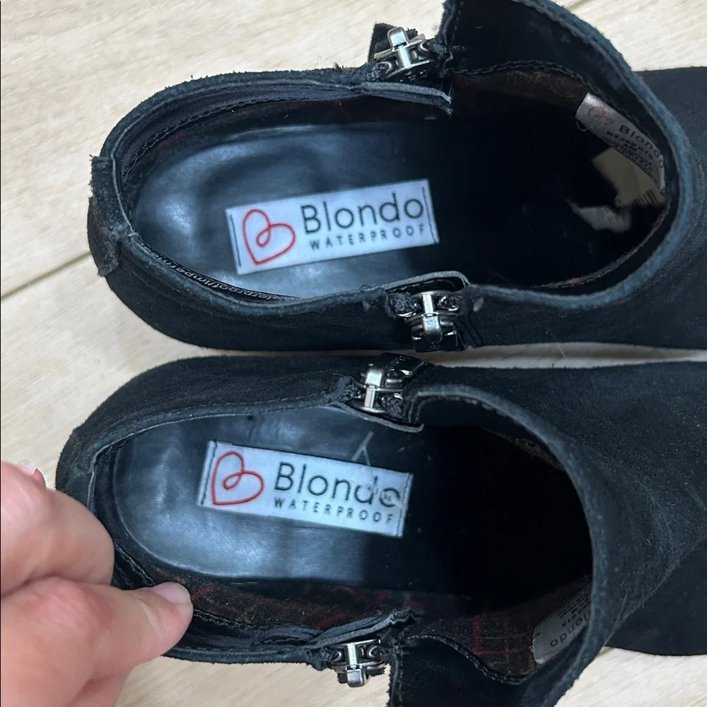 Blondo Suede Waterproof Liam Bootie Size 8.5